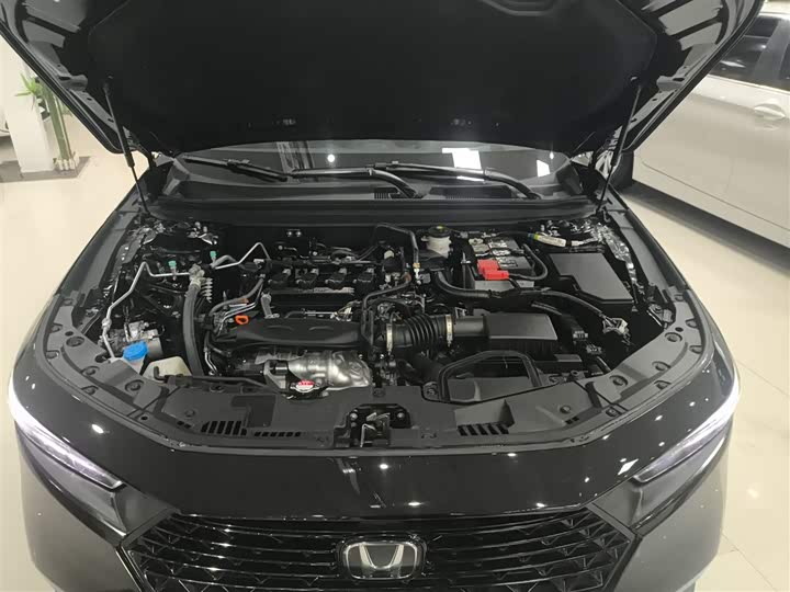 Фото 20 - Honda Accord