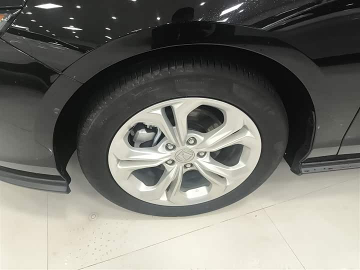 Фото 23 - Honda Accord