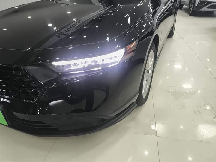 Фото 24 - Honda Accord