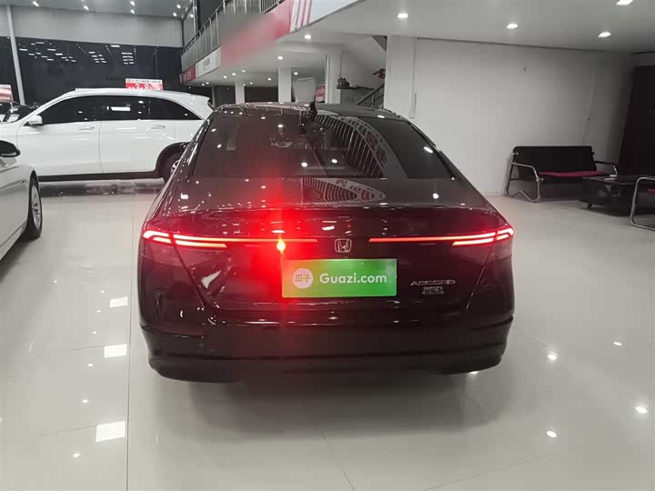 Фото 6 - Honda Accord