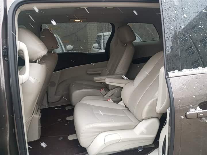 Фото 17 - Buick GL8 ES