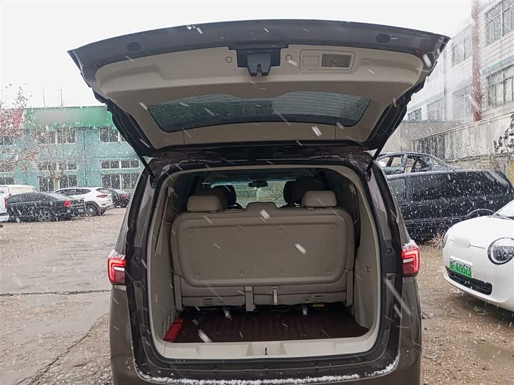 Фото 19 - Buick GL8 ES