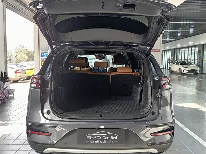 Фото 12 - BYD Tang Hybrid/EV