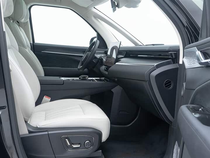 Фото 29 - Zeekr 009