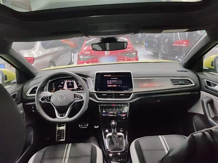 Фото 10 - Volkswagen T-Roc