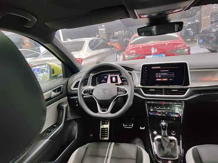 Фото 11 - Volkswagen T-Roc