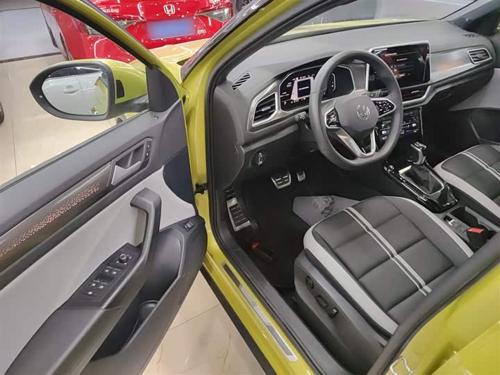 Фото 16 - Volkswagen T-Roc