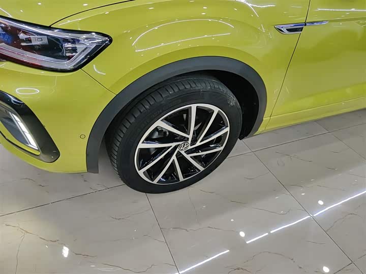 Фото 23 - Volkswagen T-Roc