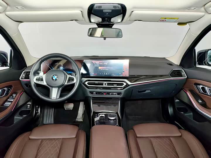 Фото 18 - BMW 3 Series