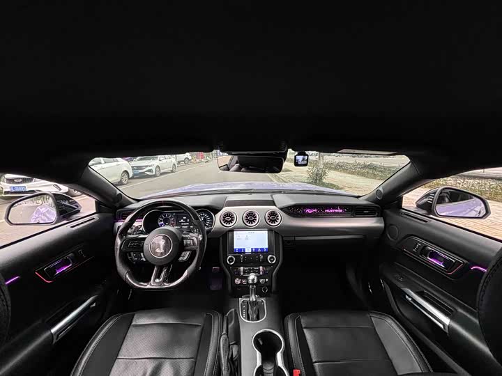 Фото 4 - Ford Mustang