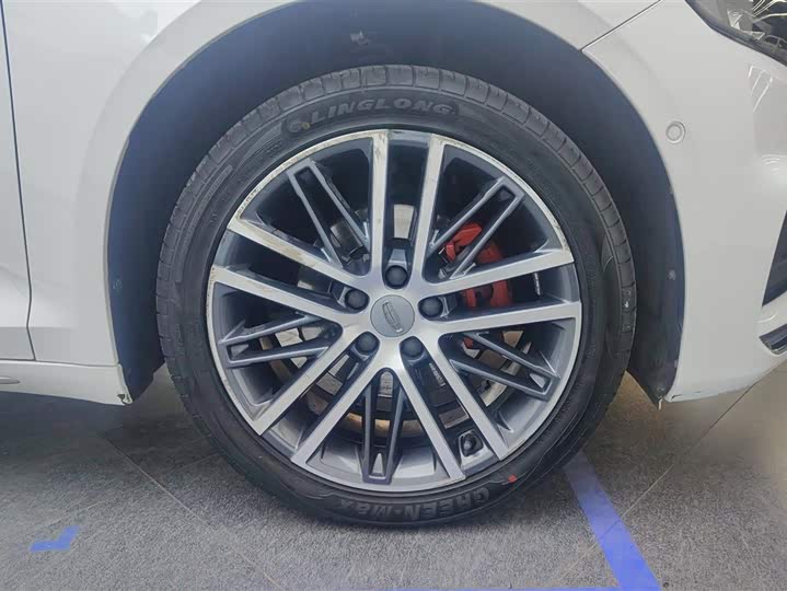 Фото 6 - Geely Preface