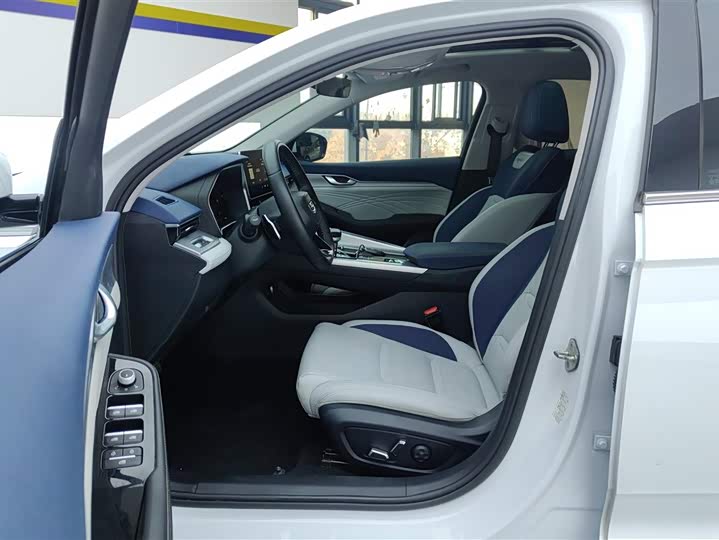 Фото 9 - Geely Preface