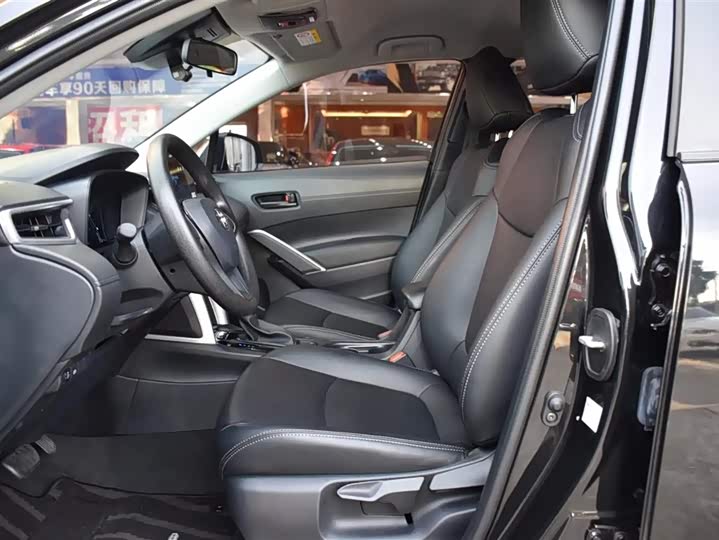 Фото 12 - Toyota Corolla Cross