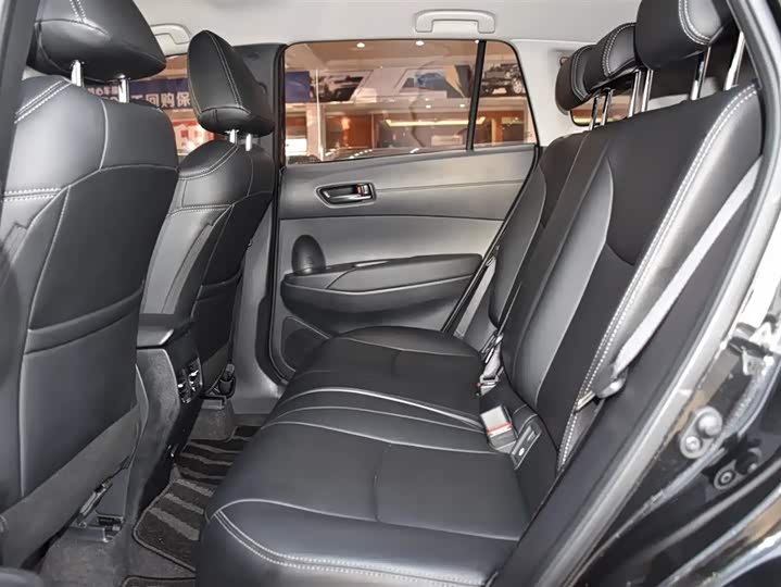 Фото 14 - Toyota Corolla Cross