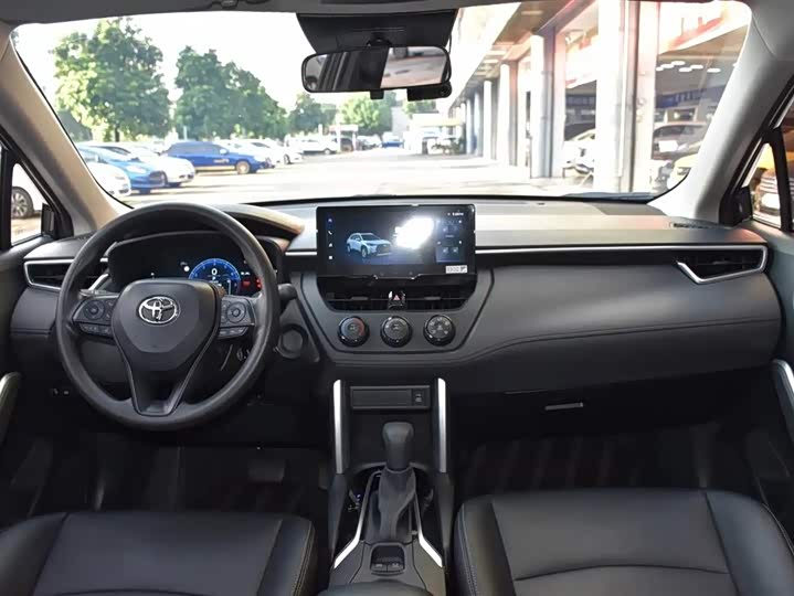 Фото 18 - Toyota Corolla Cross