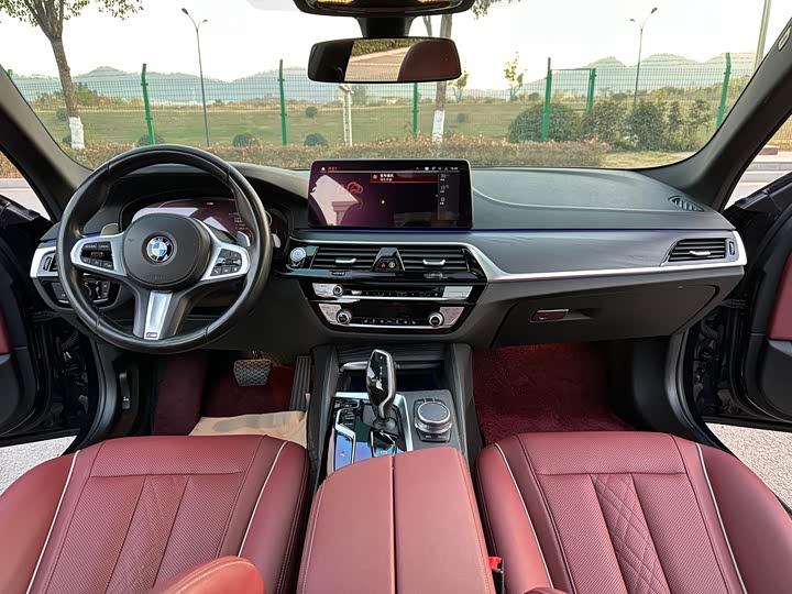 Фото 10 - BMW 5 Series