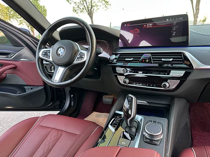 Фото 13 - BMW 5 Series