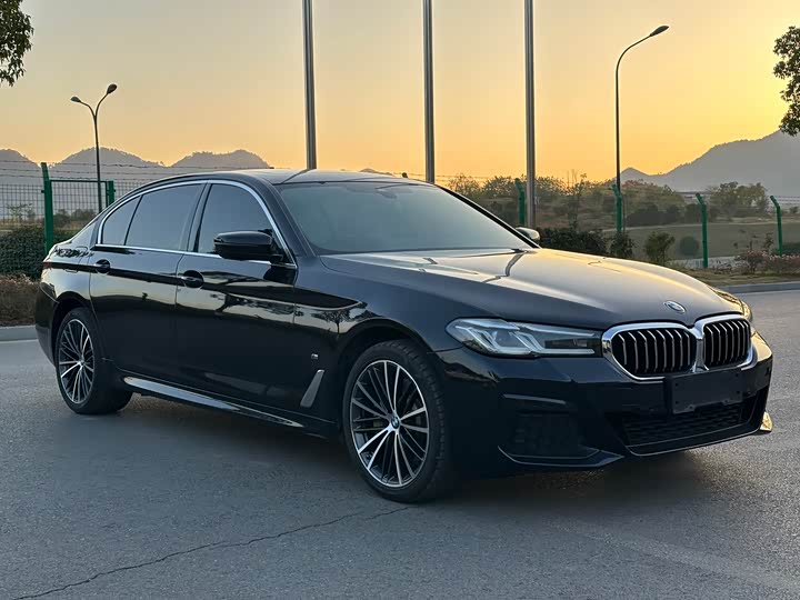 Фото 3 - BMW 5 Series