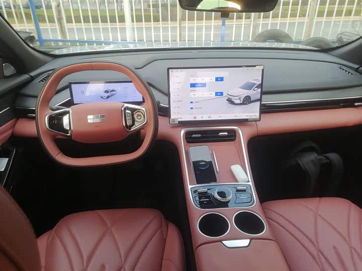 Фото 10 - Geely Galaxy L6