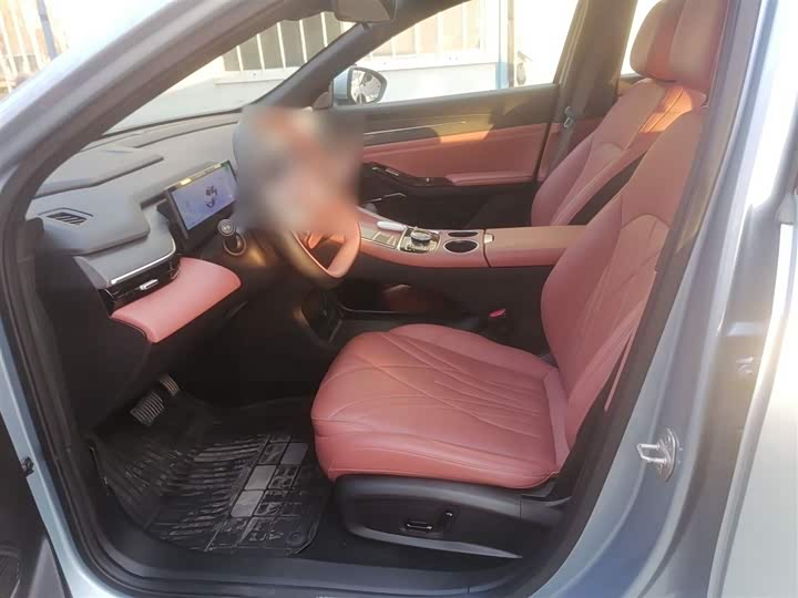 Фото 15 - Geely Galaxy L6