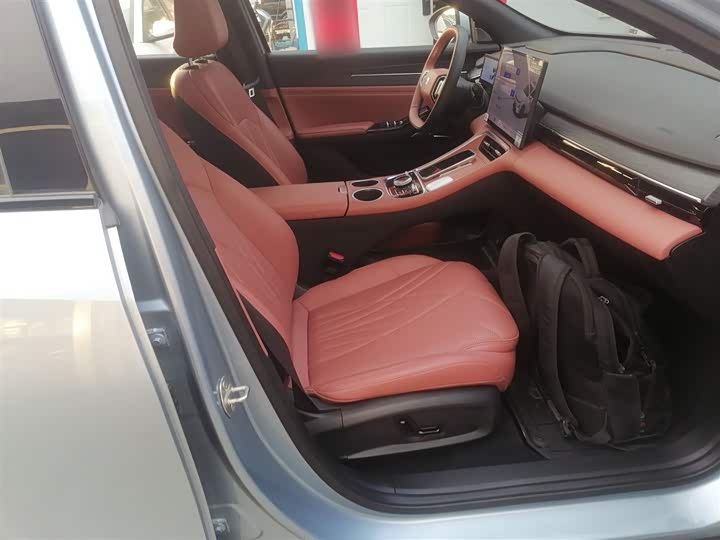 Фото 25 - Geely Galaxy L6