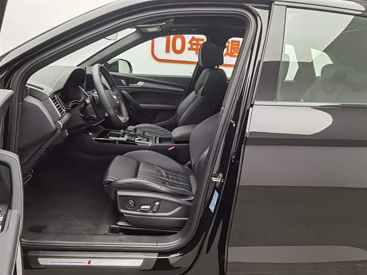 Фото 10 - Audi Q5L