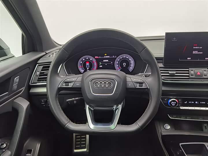 Фото 11 - Audi Q5L