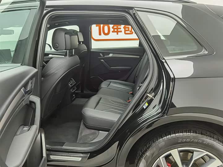 Фото 15 - Audi Q5L
