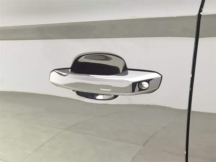 Фото 18 - Audi Q5L