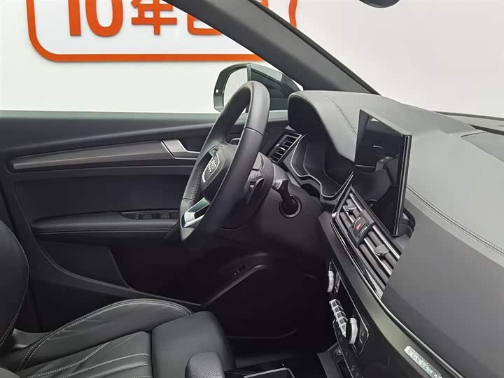 Фото 22 - Audi Q5L