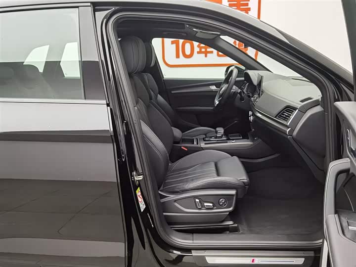 Фото 23 - Audi Q5L