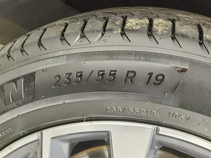 Фото 24 - Audi Q5L