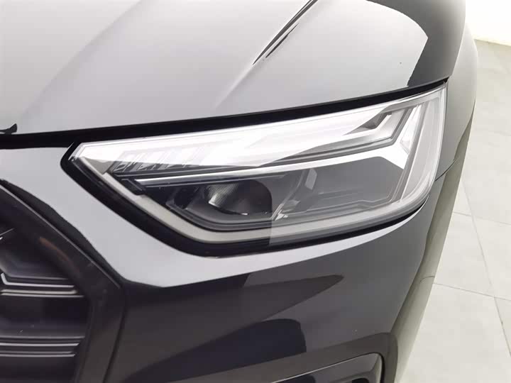 Фото 7 - Audi Q5L