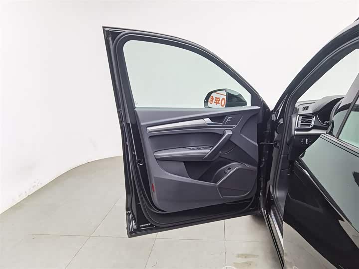 Фото 8 - Audi Q5L