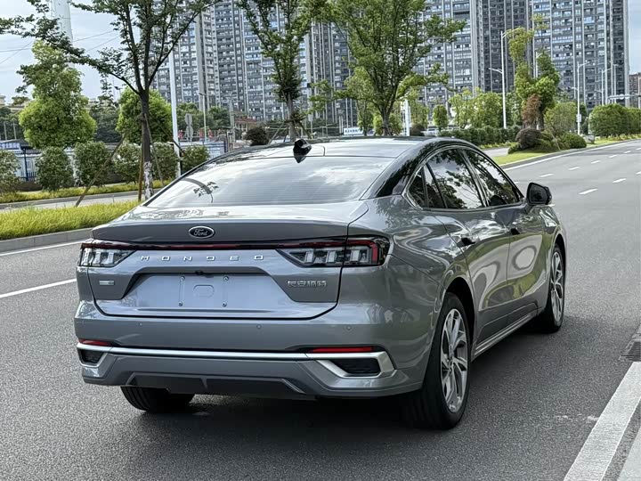 Фото 4 - Ford Mondeo