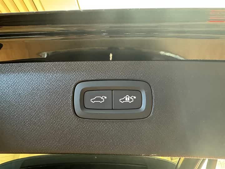 Фото 13 - Volvo XC90