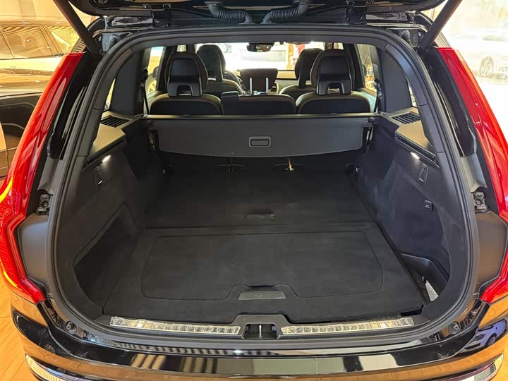 Фото 14 - Volvo XC90