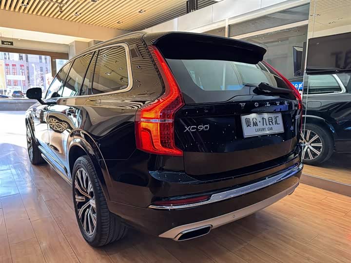 Фото 4 - Volvo XC90