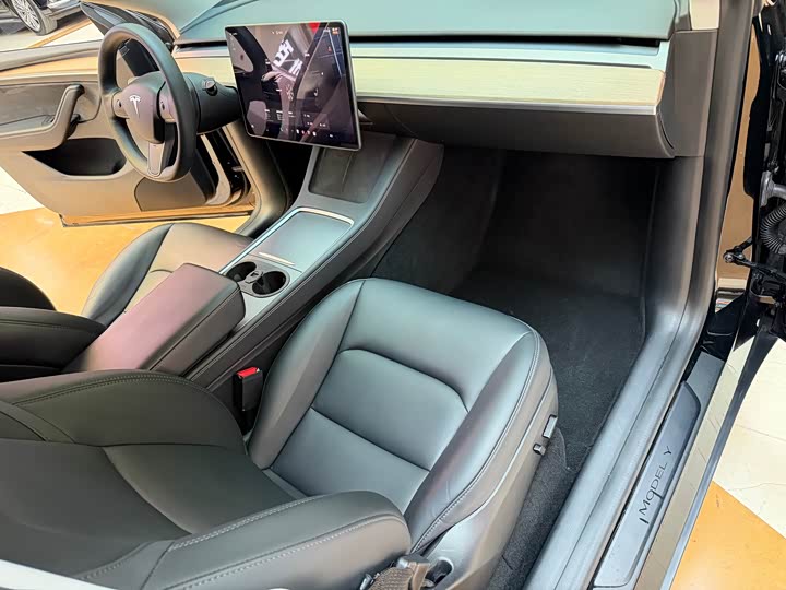Фото 12 - Tesla Model Y