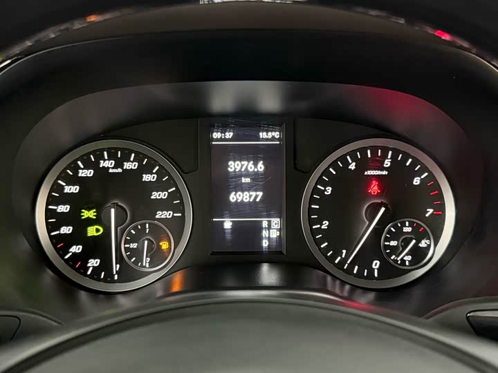 Фото 9 - Mercedes-Benz Vito