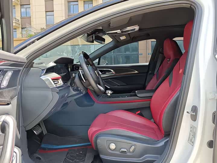 Фото 5 - Hongqi H6