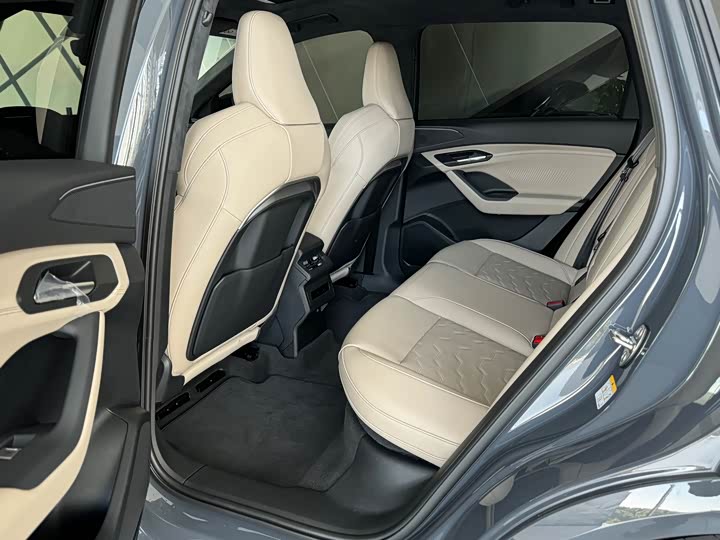 Фото 7 - Audi Q6L e-tron