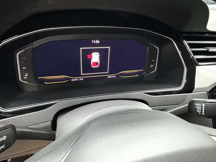 Фото 9 - Volkswagen Passat Variant