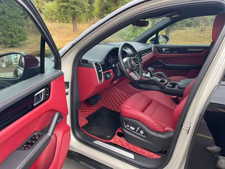 Фото 8 - Porsche Cayenne Hybrid