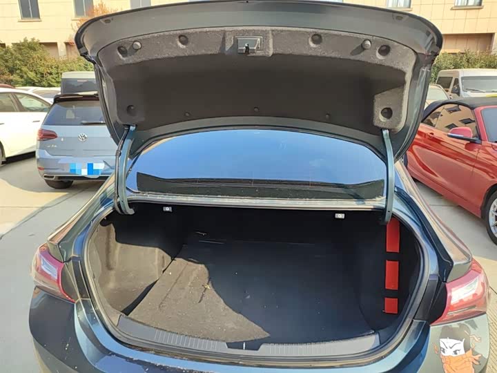 Фото 19 - Chevrolet Malibu XL