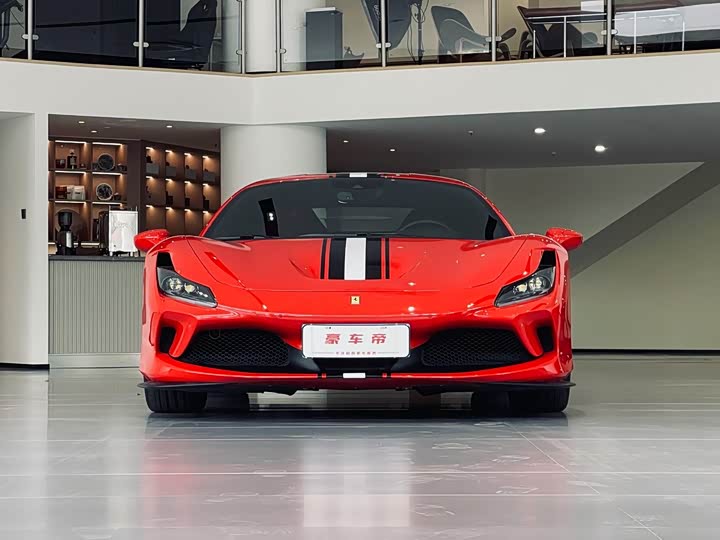 Фото 4 - Ferrari F8