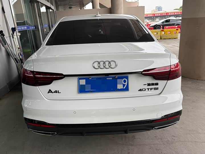 Фото 18 - Audi A4L