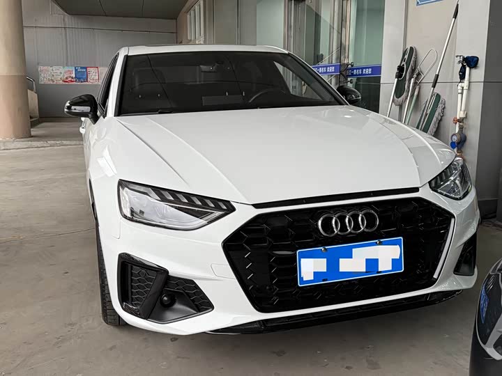 Фото 2 - Audi A4L