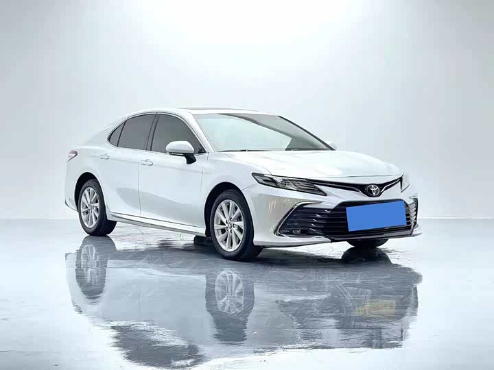 Фото 3 - Toyota Camry