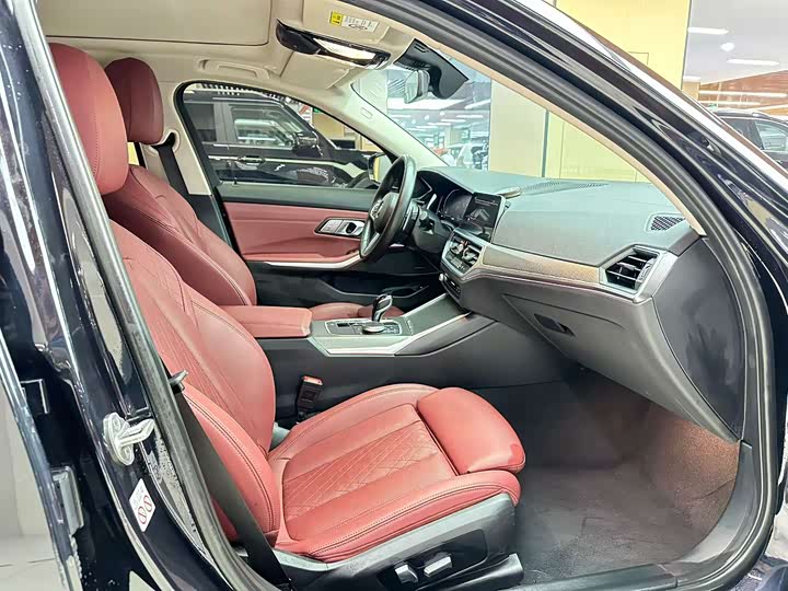 Фото 4 - BMW 3 Series